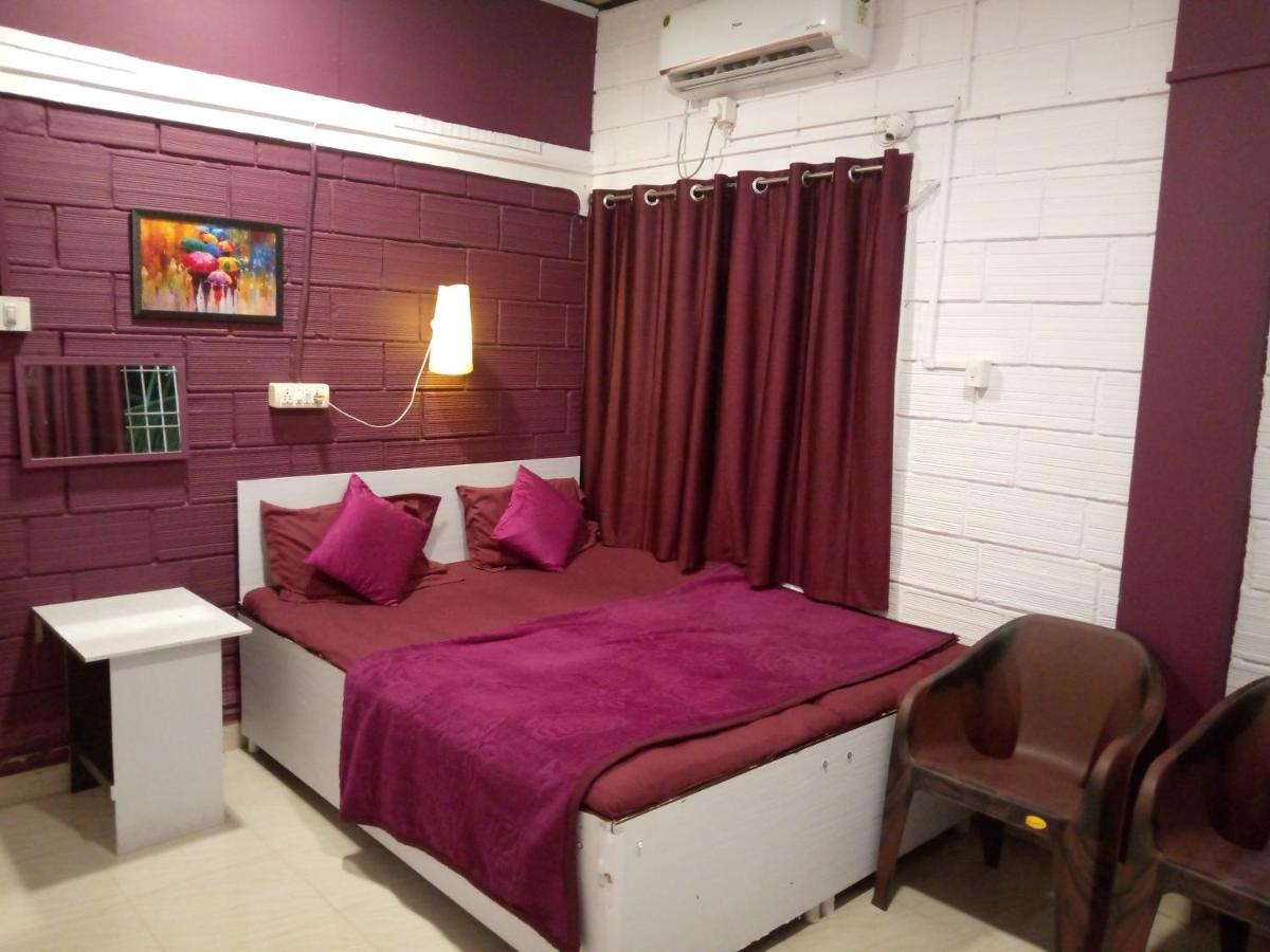 Greenland Guest House Ac And Non Ac Room,Senior Citizen Not Allowed, Gokarna  Exterior photo